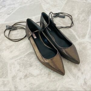 NWOT GUESS golden metallic copper flat pointed lace up tassel shoes size 5.5